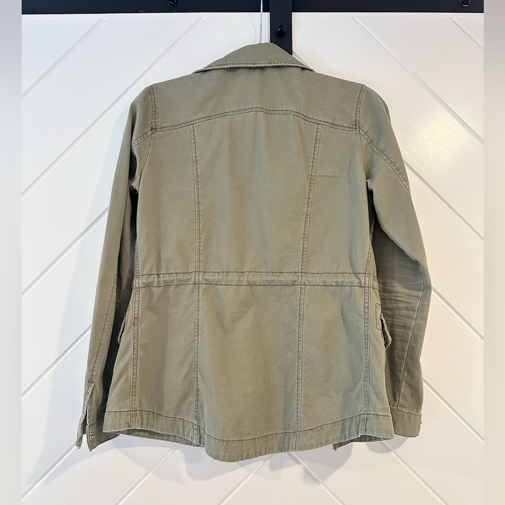 H&M :: Cropped Jacket - Picture 2 of 3